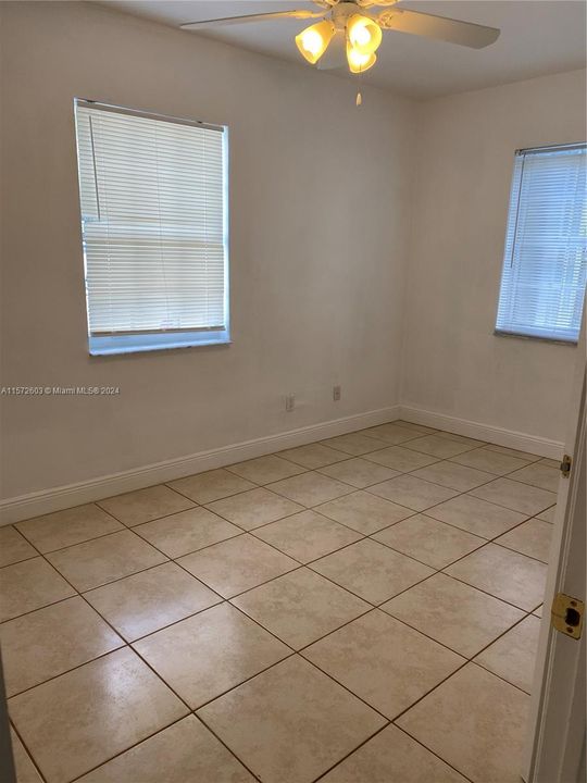 For Rent: $3,450 (3 beds, 1 baths, 1543 Square Feet)