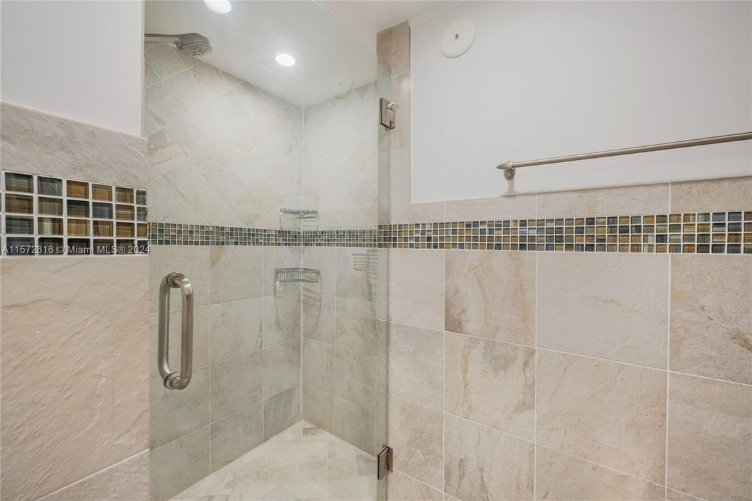 待售: $535,000 (2 贝兹, 2 浴室, 1243 平方英尺)