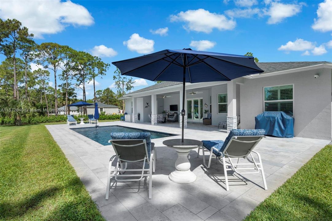 Recently Sold: $975,000 (3 beds, 2 baths, 2377 Square Feet)