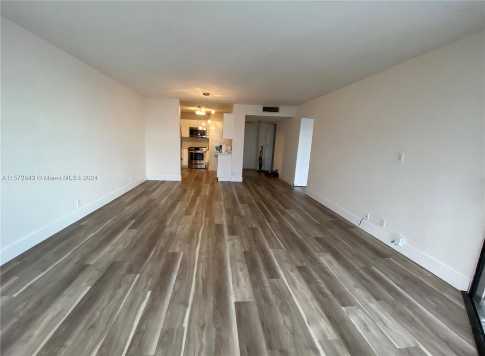 For Rent: $2,950 (1 beds, 1 baths, 1064 Square Feet)