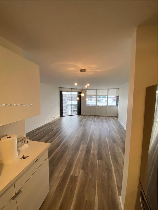 For Rent: $2,950 (1 beds, 1 baths, 1064 Square Feet)