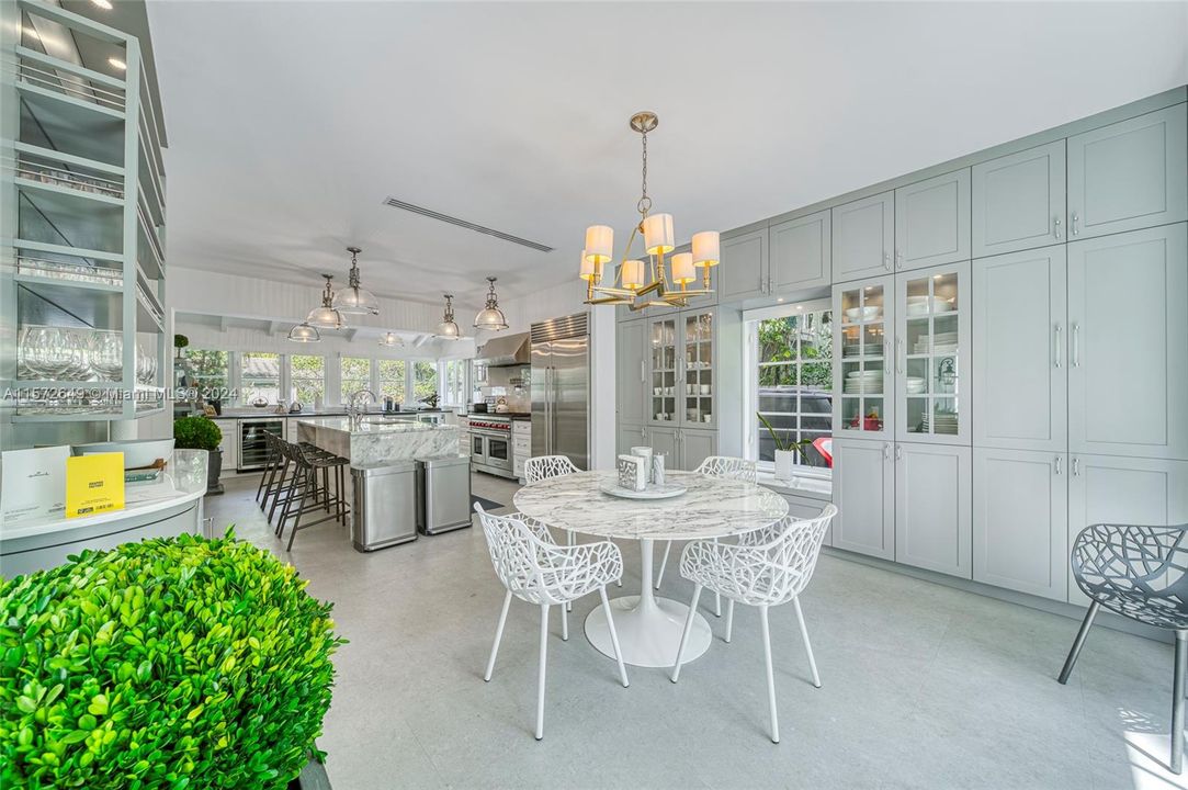 Active With Contract: $5,350,000 (4 beds, 4 baths, 3168 Square Feet)