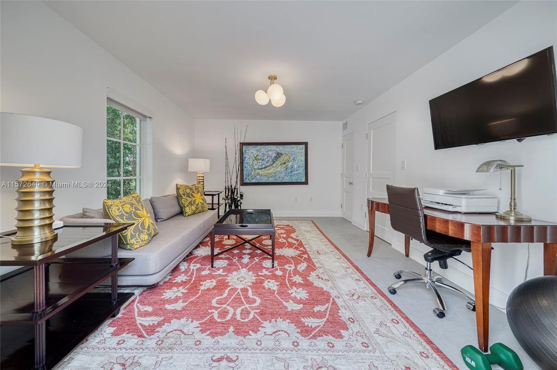 Active With Contract: $5,350,000 (4 beds, 4 baths, 3168 Square Feet)