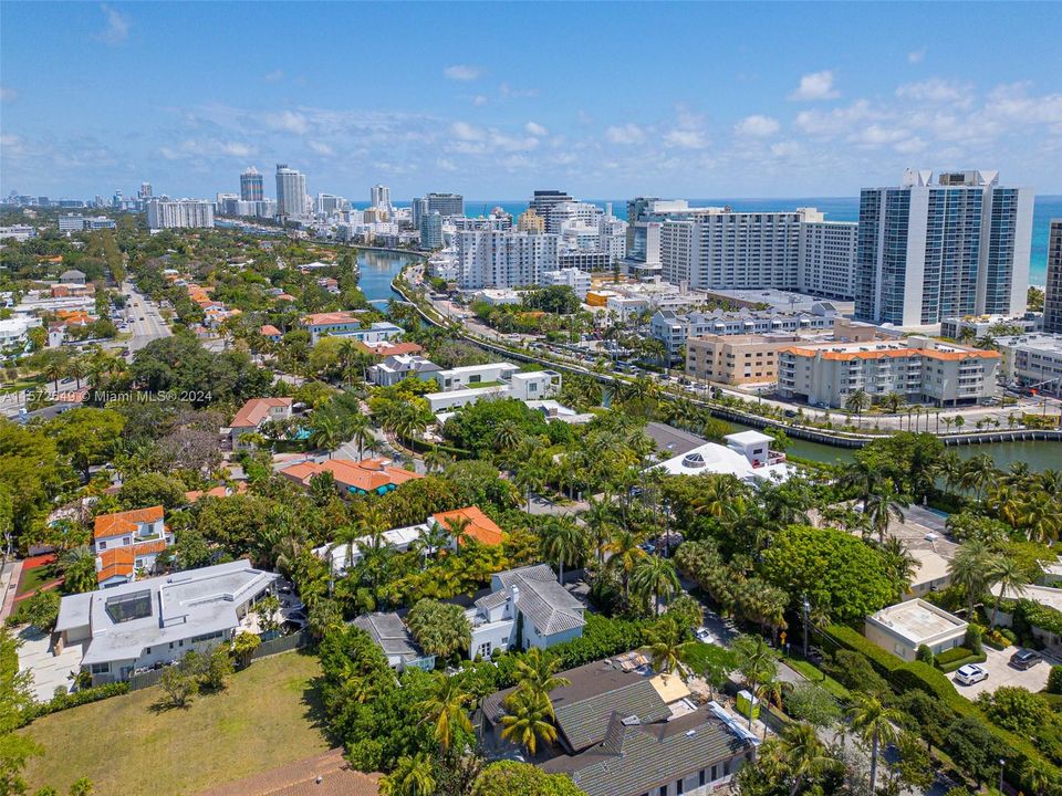 Active With Contract: $5,350,000 (4 beds, 4 baths, 3168 Square Feet)