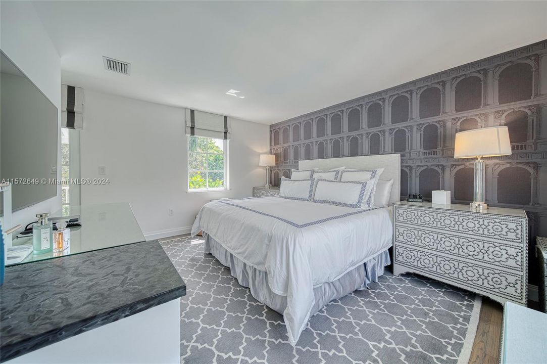 Active With Contract: $5,350,000 (4 beds, 4 baths, 3168 Square Feet)