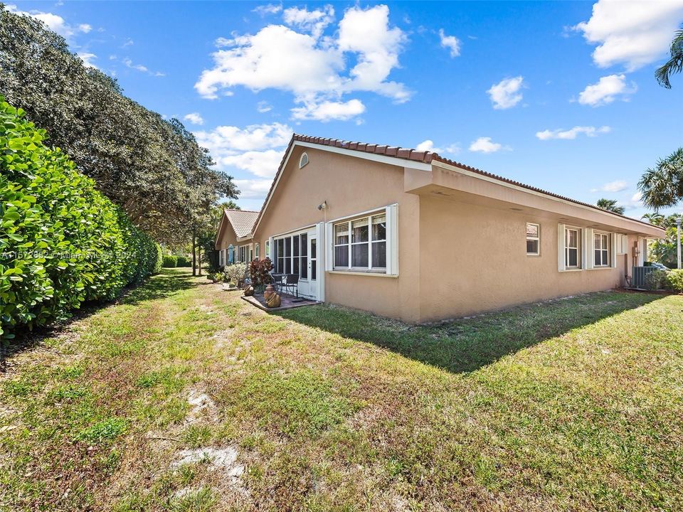 For Sale: $399,000 (2 beds, 2 baths, 1555 Square Feet)