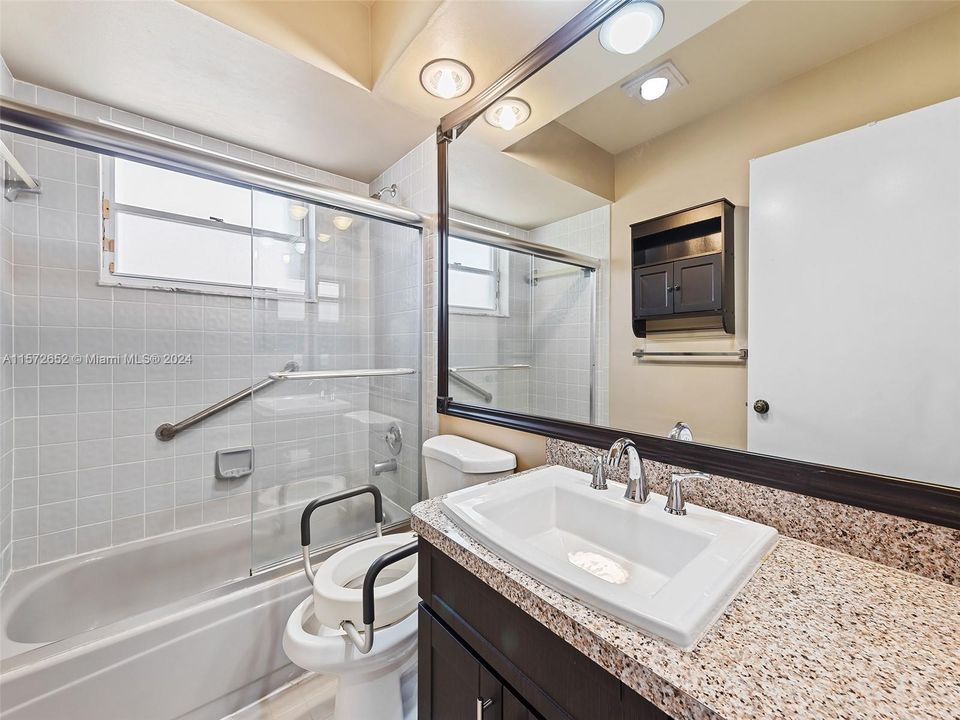 For Sale: $399,000 (2 beds, 2 baths, 1555 Square Feet)