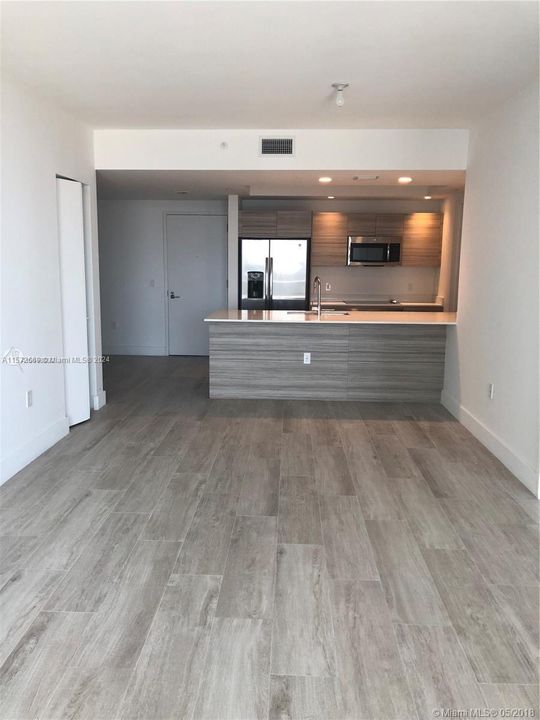 For Rent: $4,700 (2 beds, 2 baths, 1045 Square Feet)