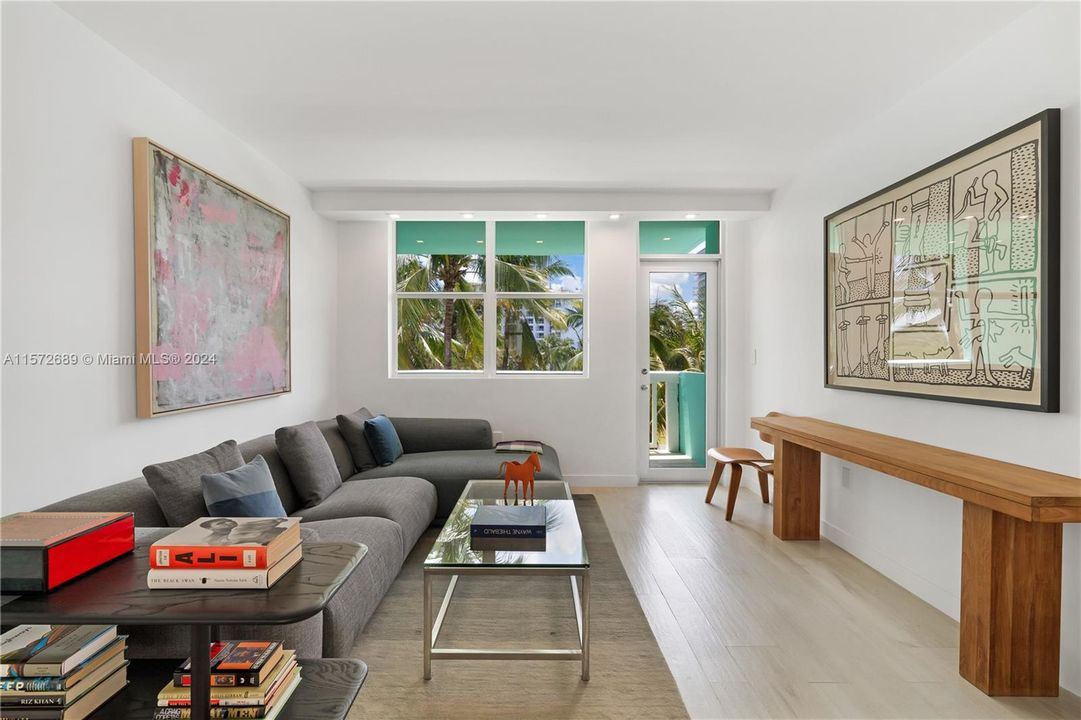 For Sale: $799,000 (1 beds, 1 baths, 640 Square Feet)