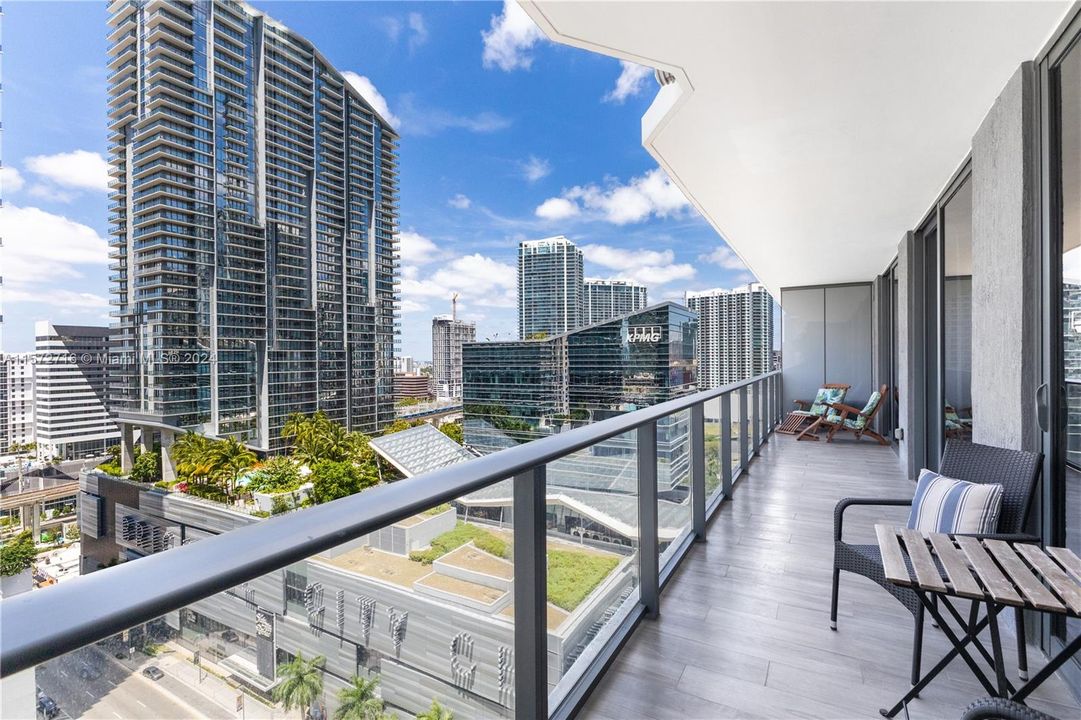 For Sale: $975,000 (2 beds, 2 baths, 1430 Square Feet)