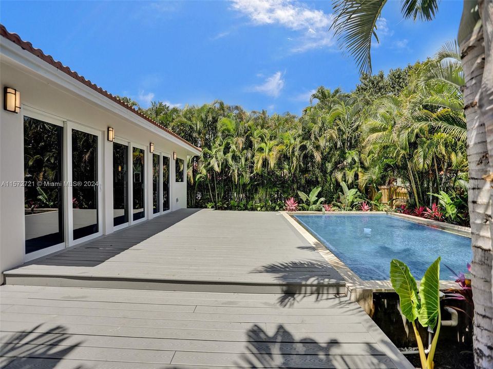 Pool & deck- sunbathing & entertainment