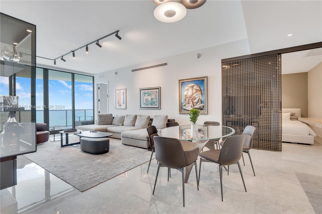For Sale: $3,990,000 (2 beds, 2 baths, 1571 Square Feet)