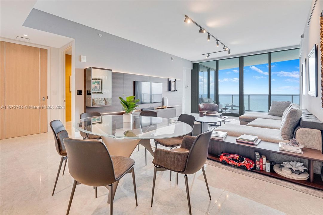 For Sale: $3,990,000 (2 beds, 2 baths, 1571 Square Feet)