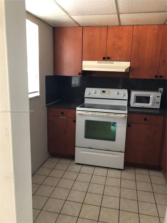 For Rent: $1,600 (1 beds, 1 baths, 840 Square Feet)