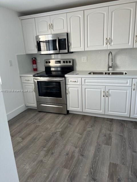 For Sale: $269,900 (2 beds, 2 baths, 987 Square Feet)