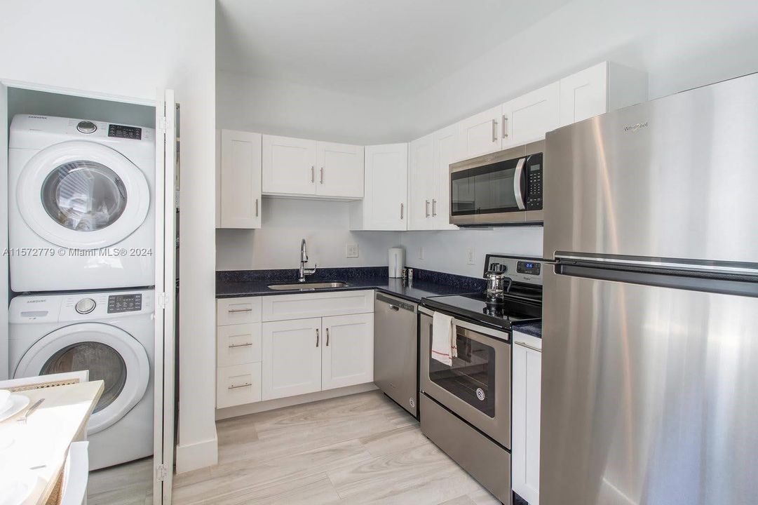 For Rent: $2,250 (2 beds, 1 baths, 3103 Square Feet)