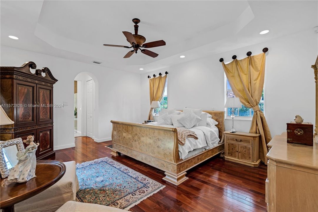Active With Contract: $1,595,000 (4 beds, 3 baths, 2863 Square Feet)
