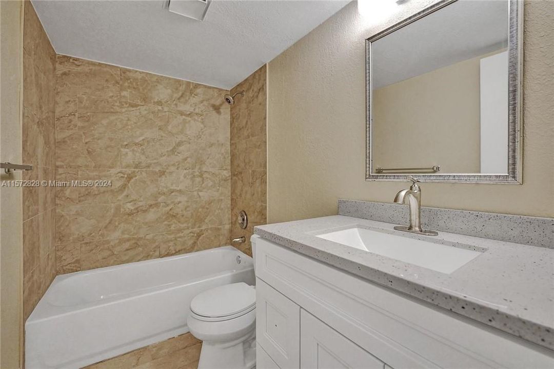 Active With Contract: $1,900 (2 beds, 1 baths, 830 Square Feet)