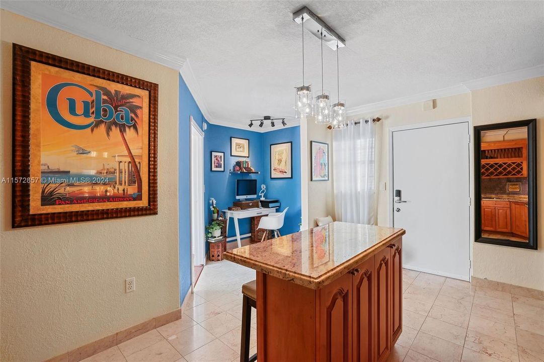 Active With Contract: $239,000 (0 beds, 1 baths, 408 Square Feet)