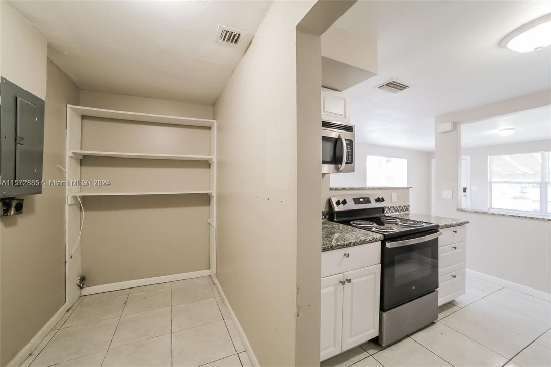 For Rent: $2,730 (3 beds, 2 baths, 1066 Square Feet)