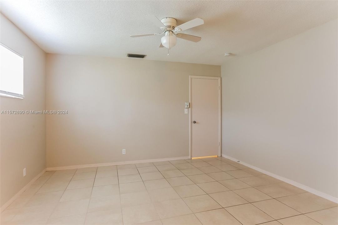 For Rent: $3,220 (3 beds, 2 baths, 1288 Square Feet)