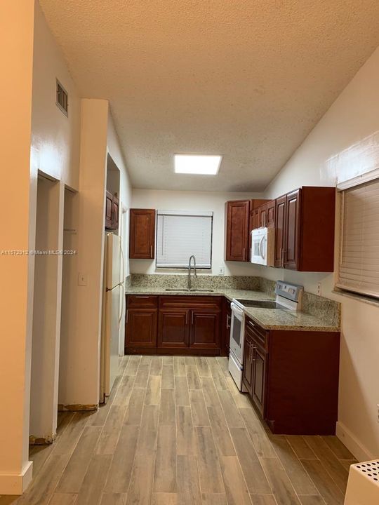 Recientemente alquilado: $2,050 (2 camas, 1 baños, 1843 Pies cuadrados)