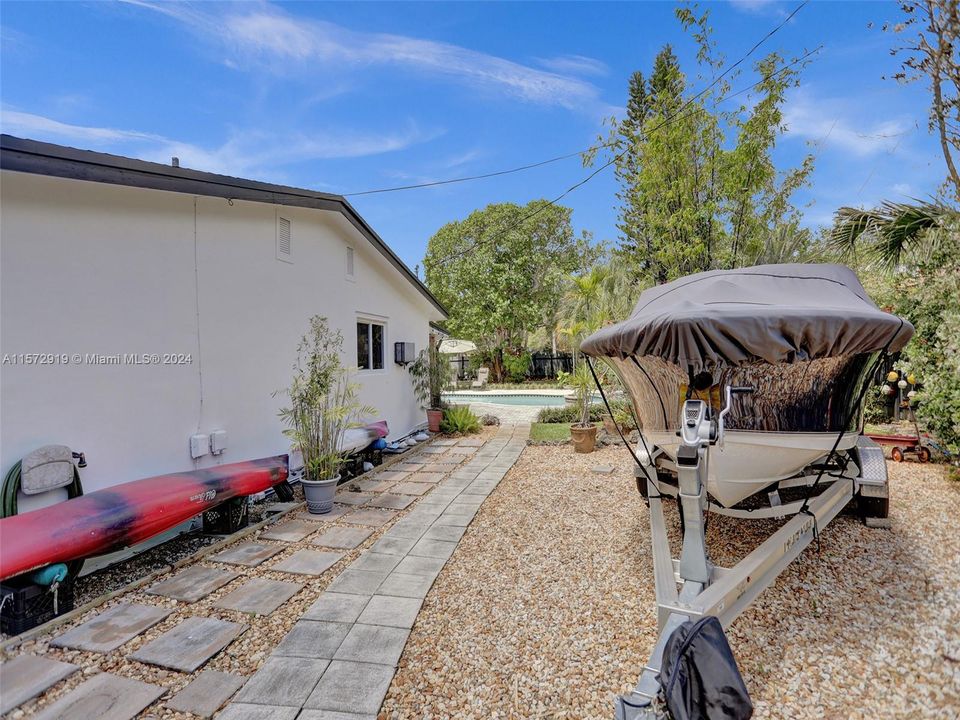 Active With Contract: $1,275,000 (4 beds, 2 baths, 2342 Square Feet)