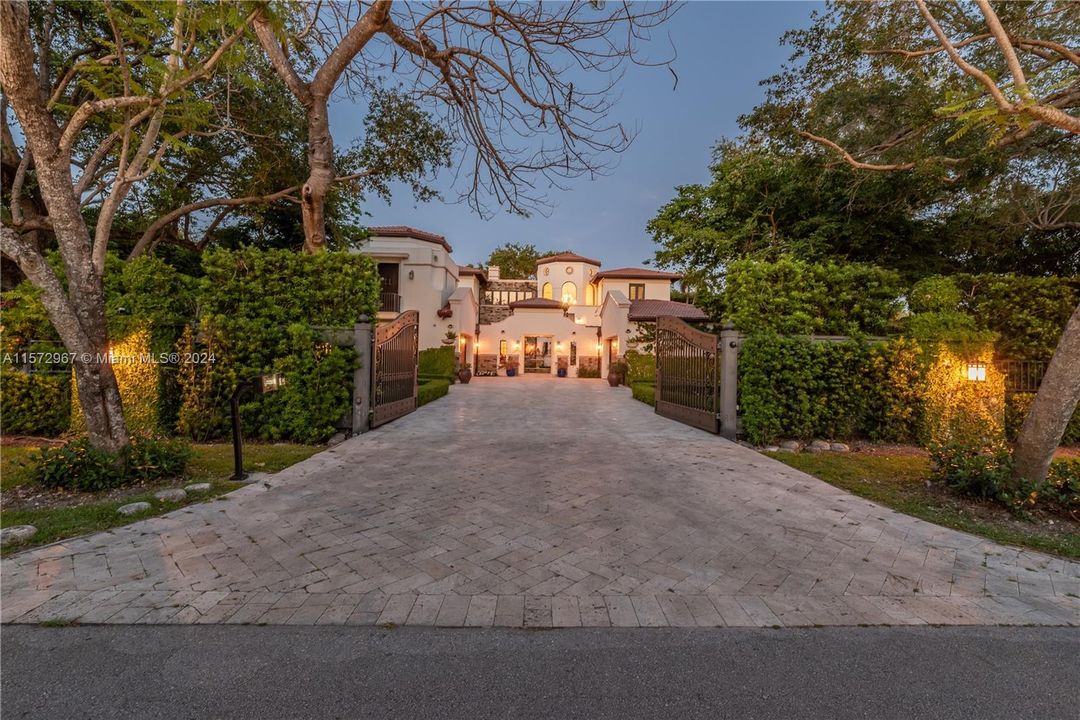 For Sale: $8,500,000 (9 beds, 9 baths, 7357 Square Feet)