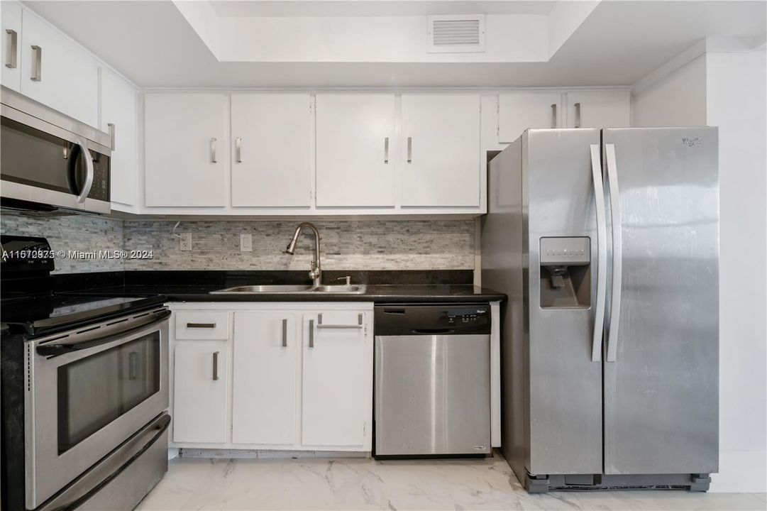 For Rent: $3,300 (2 beds, 2 baths, 1227 Square Feet)