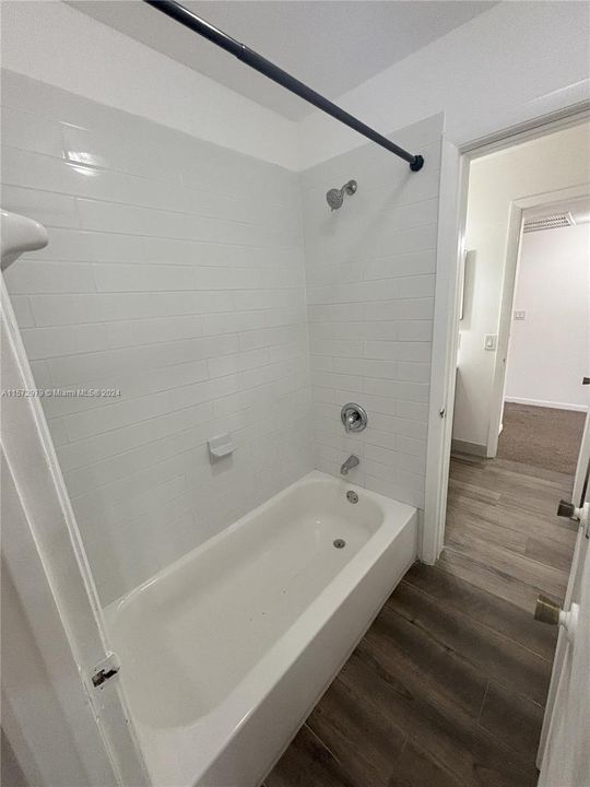 最近租的: $1,700 (1 贝兹, 1 浴室, 685 平方英尺)