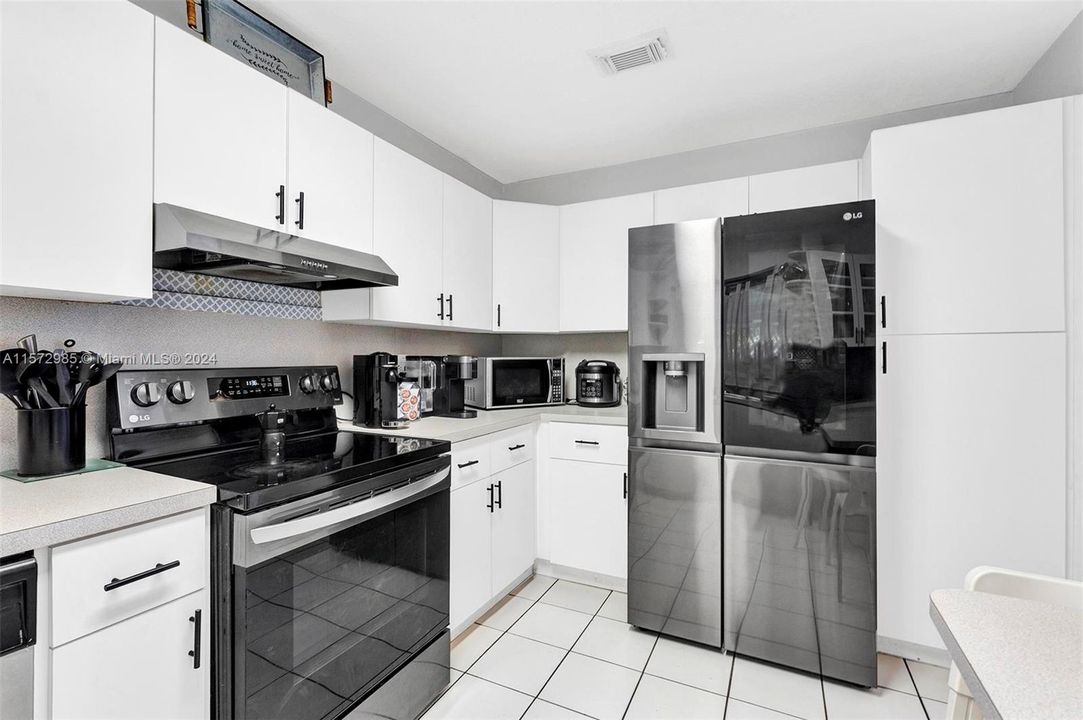 For Sale: $664,900 (3 beds, 2 baths, 1359 Square Feet)