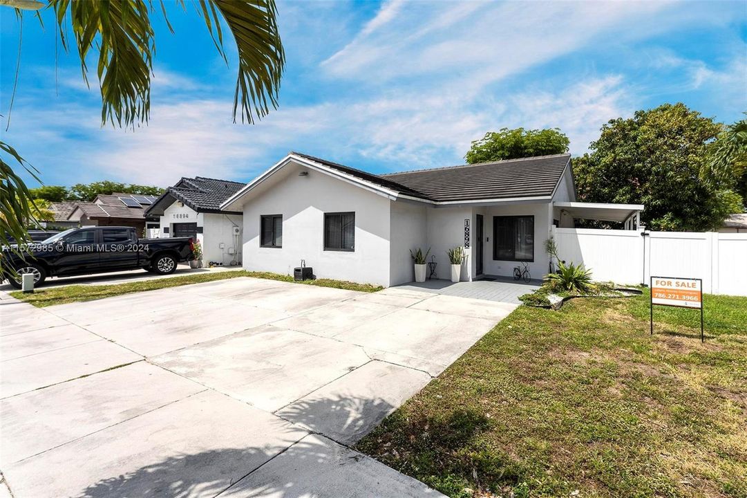 For Sale: $679,900 (3 beds, 2 baths, 1359 Square Feet)