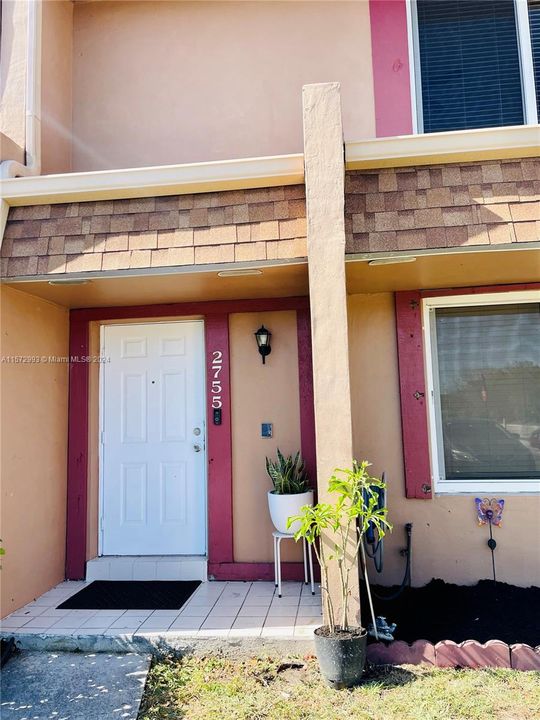 For Rent: $2,700 (3 beds, 1 baths, 1406 Square Feet)