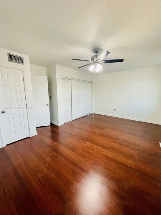 For Rent: $2,700 (3 beds, 1 baths, 1406 Square Feet)