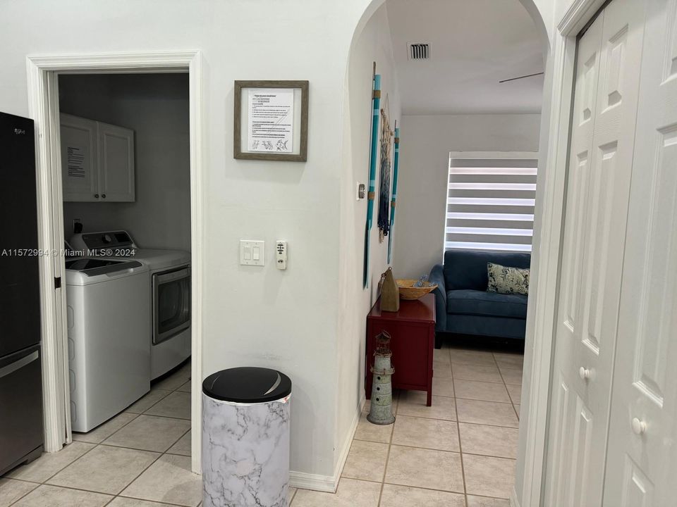 For Sale: $975,000 (3 beds, 2 baths, 1785 Square Feet)