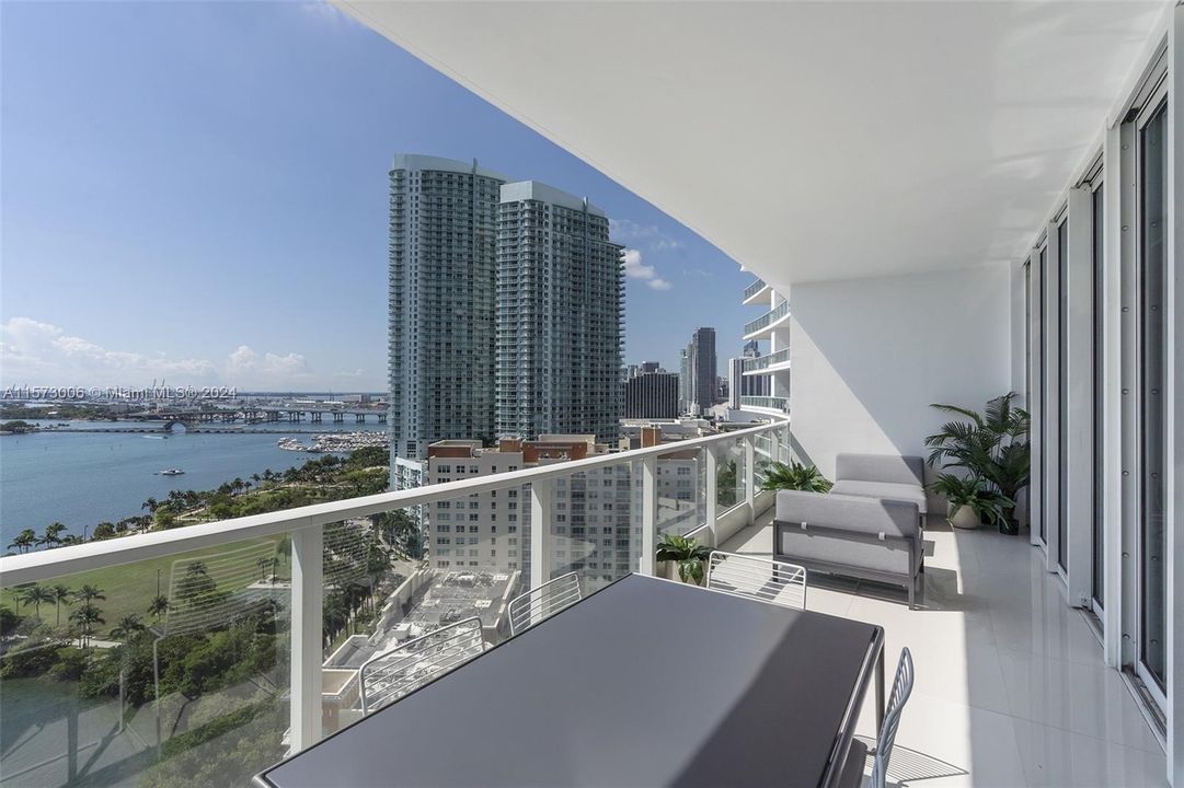 Active With Contract: $6,300 (2 beds, 2 baths, 1147 Square Feet)