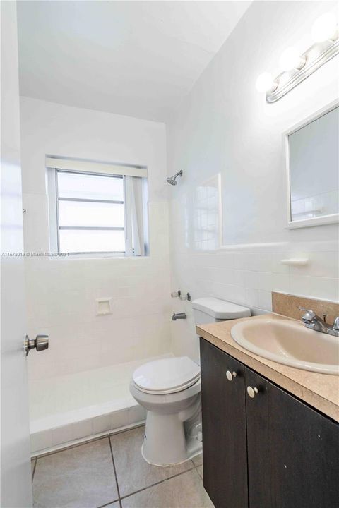 最近租的: $1,875 (1 贝兹, 2 浴室, 800 平方英尺)
