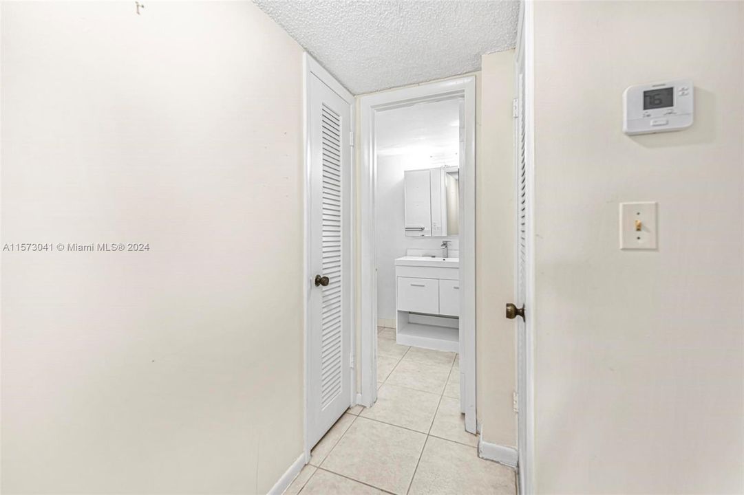 Recently Rented: $1,795 (1 beds, 1 baths, 707 Square Feet)