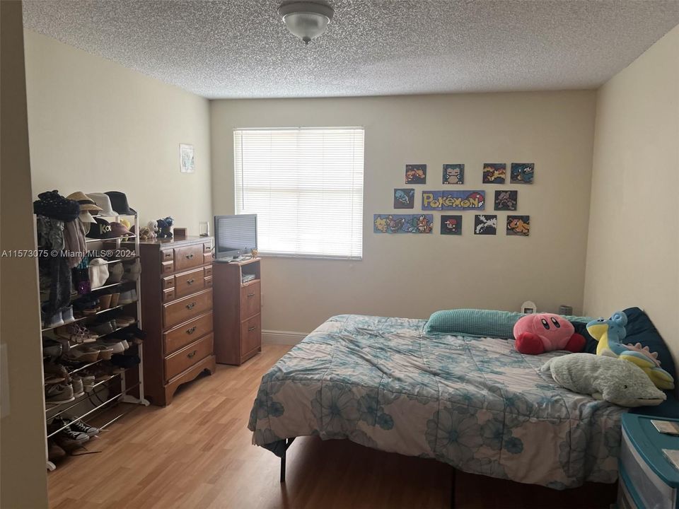 Недавно продано: $318,000 (1 спален, 1 ванн, 907 Квадратных фут)