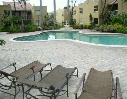 Недавно продано: $318,000 (1 спален, 1 ванн, 907 Квадратных фут)