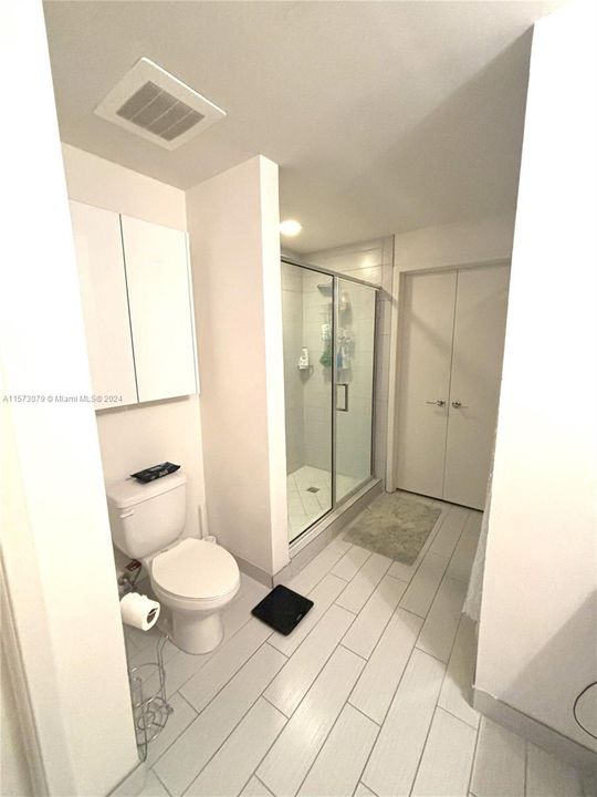 Недавно арендовано: $3,400 (1 спален, 1 ванн, 828 Квадратных фут)
