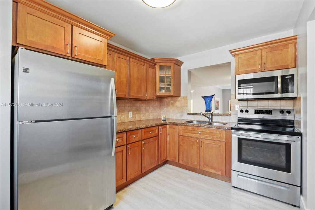 For Sale: $335,000 (2 beds, 2 baths, 1260 Square Feet)