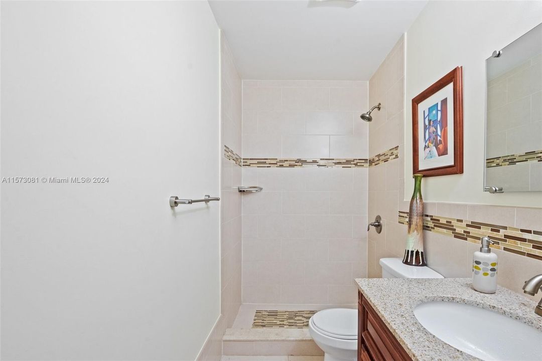 待售: $329,000 (2 贝兹, 2 浴室, 1260 平方英尺)