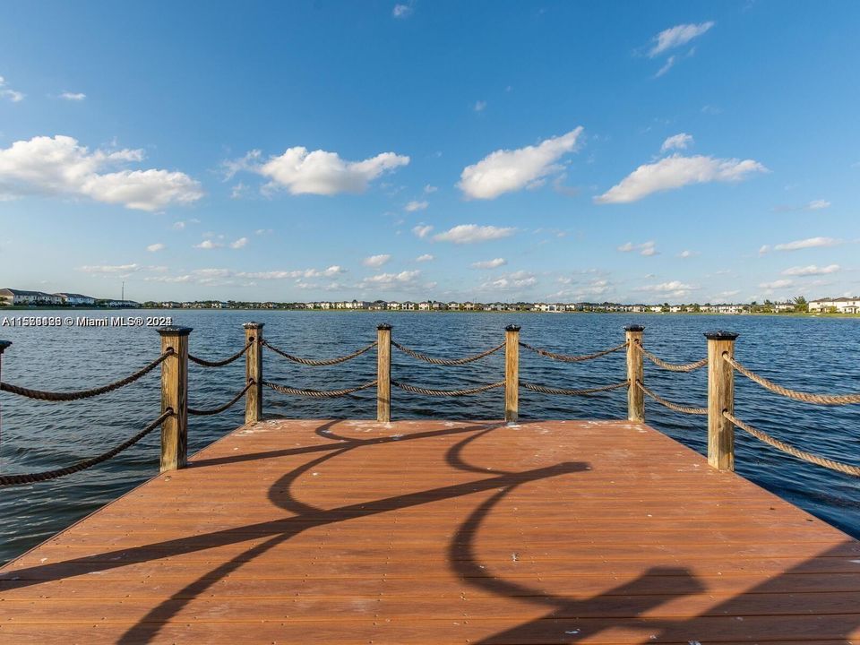 Recently Sold: $625,000 (3 beds, 2 baths, 1588 Square Feet)