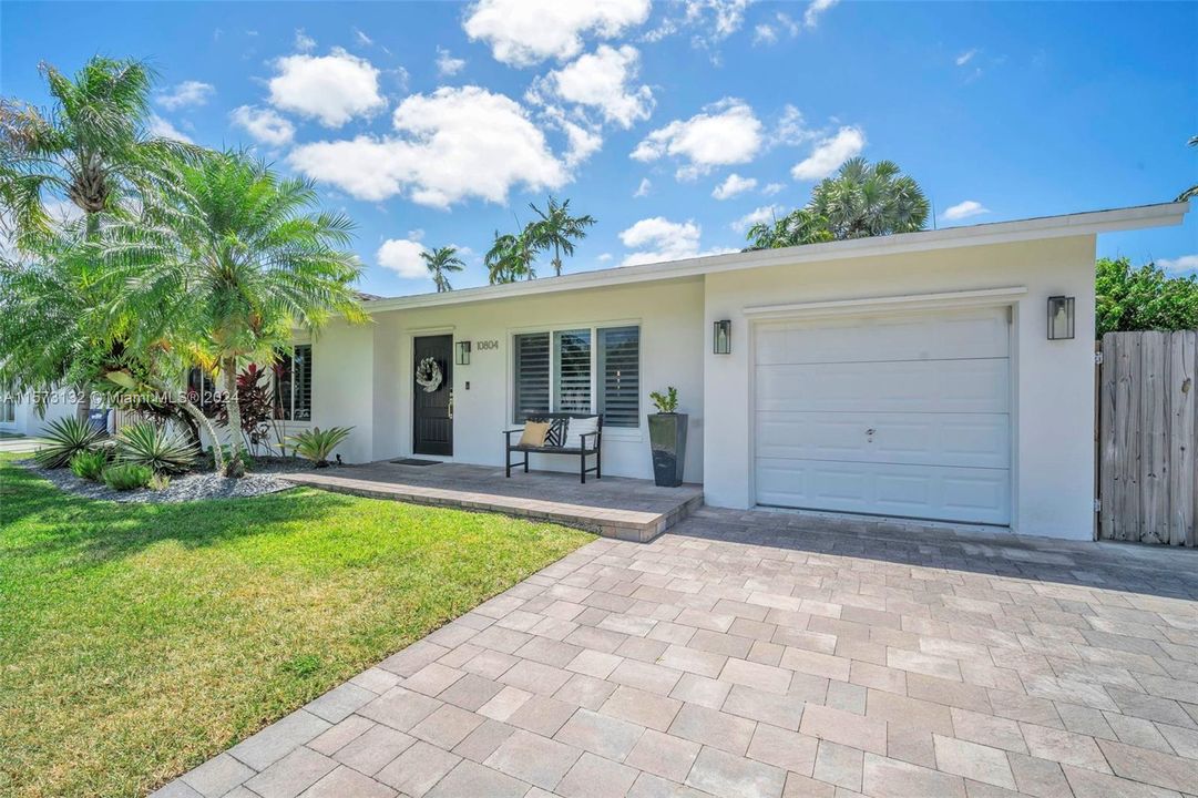 Recently Sold: $650,000 (3 beds, 2 baths, 1222 Square Feet)