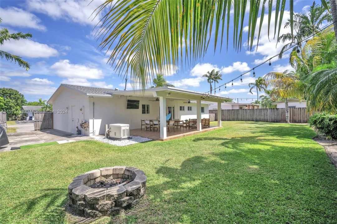 Recently Sold: $650,000 (3 beds, 2 baths, 1222 Square Feet)