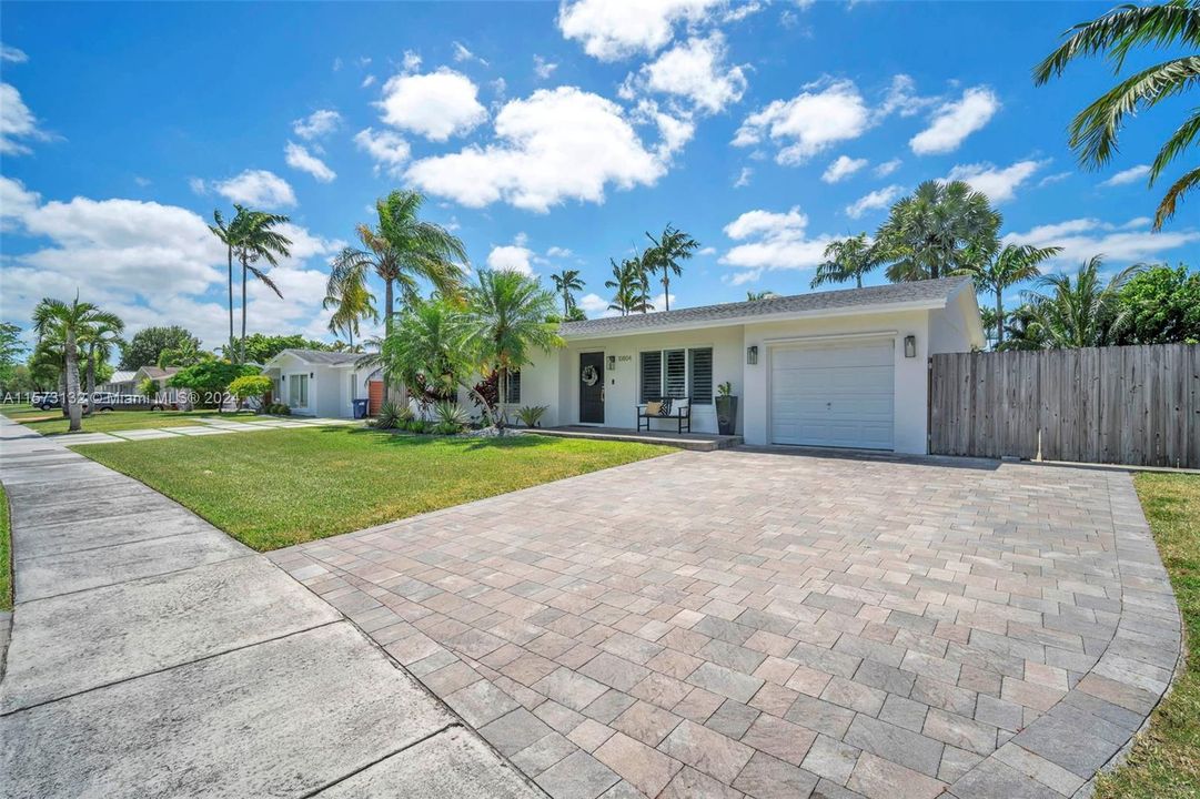 Recently Sold: $650,000 (3 beds, 2 baths, 1222 Square Feet)