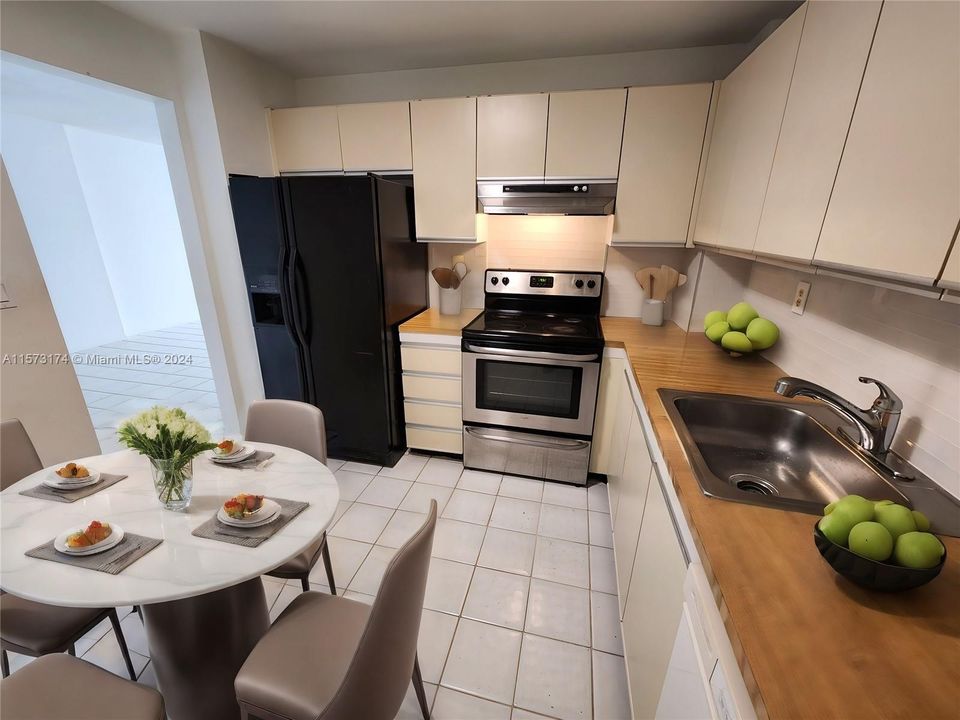 For Sale: $270,000 (2 beds, 2 baths, 1104 Square Feet)
