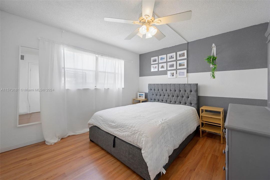 Active With Contract: $155,900 (1 beds, 1 baths, 552 Square Feet)