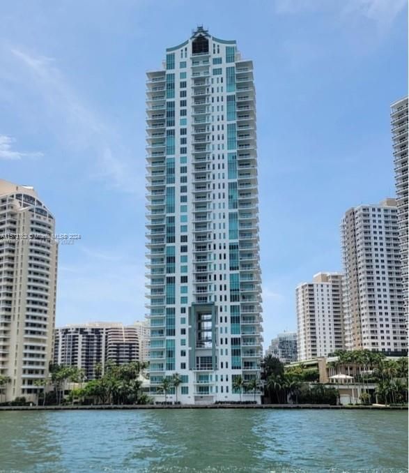 For Sale: $1,197,000 (2 beds, 2 baths, 1326 Square Feet)